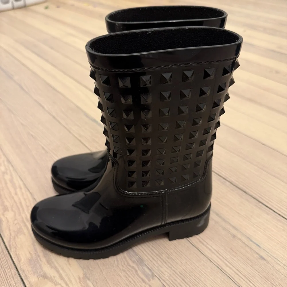 VALENTINO Garavani Women’s Black Studded Rubber Rain Boots Size 36